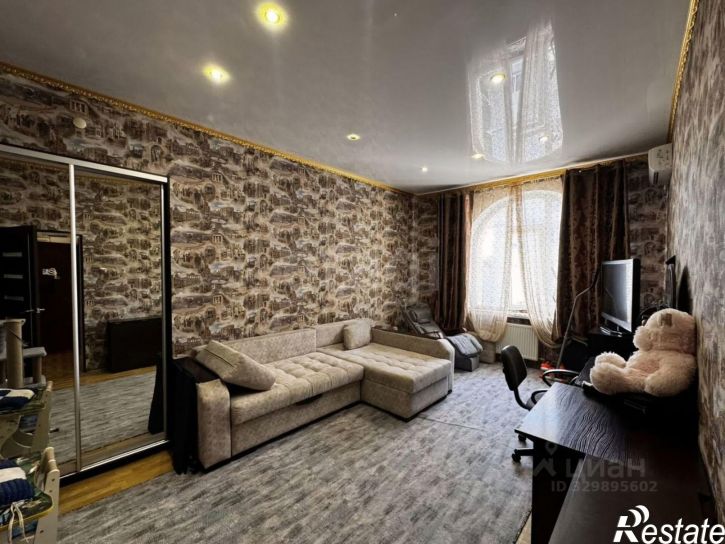 3-комн квартира Античный проспект, 8,  д. 8