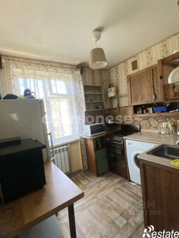 2-комн квартира Менжинского улица, 18,  д. 18