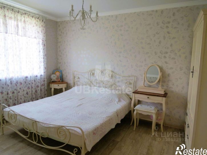 2-комн квартира Респ Крым, г Алушта, ул Платановая, д 1