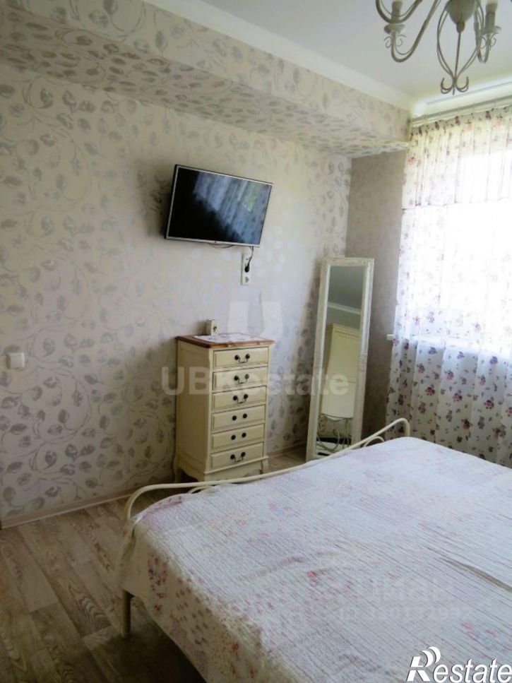 2-комн квартира Респ Крым, г Алушта, ул Платановая, д 1