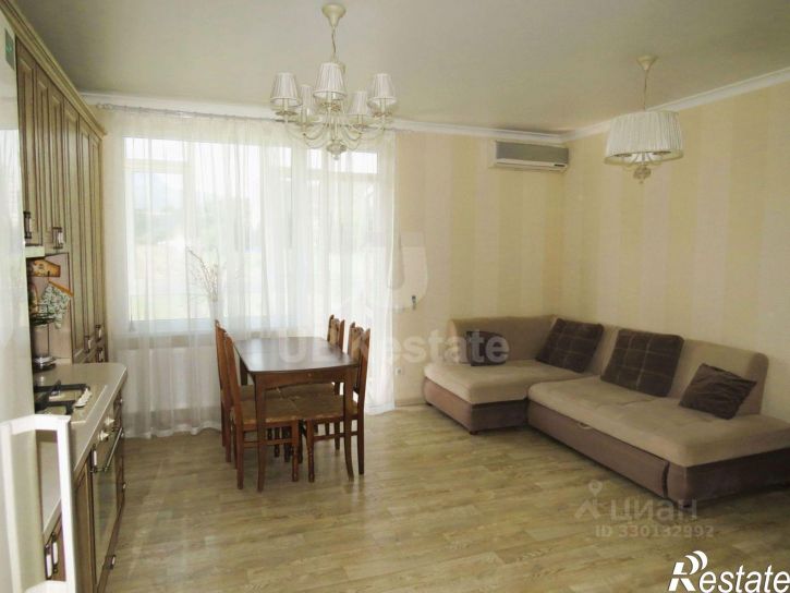 2-комн квартира Респ Крым, г Алушта, ул Платановая, д 1