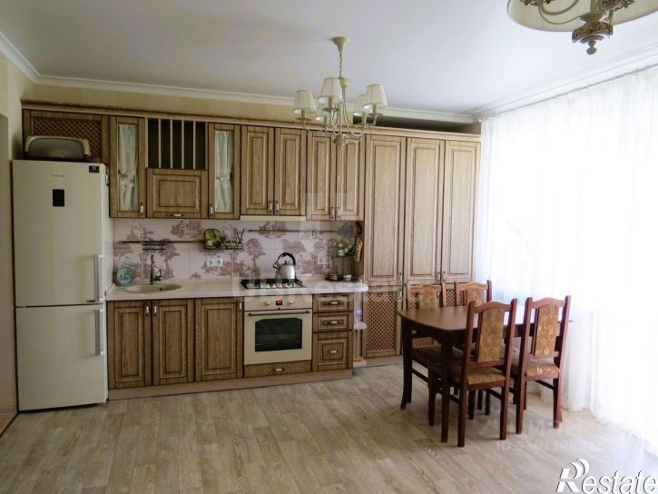 2-комн квартира Респ Крым, г Алушта, ул Платановая, д 1