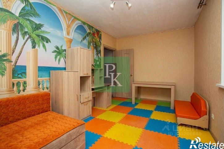 2-комн квартира улица Маршала Крылова, 13,  д. 13