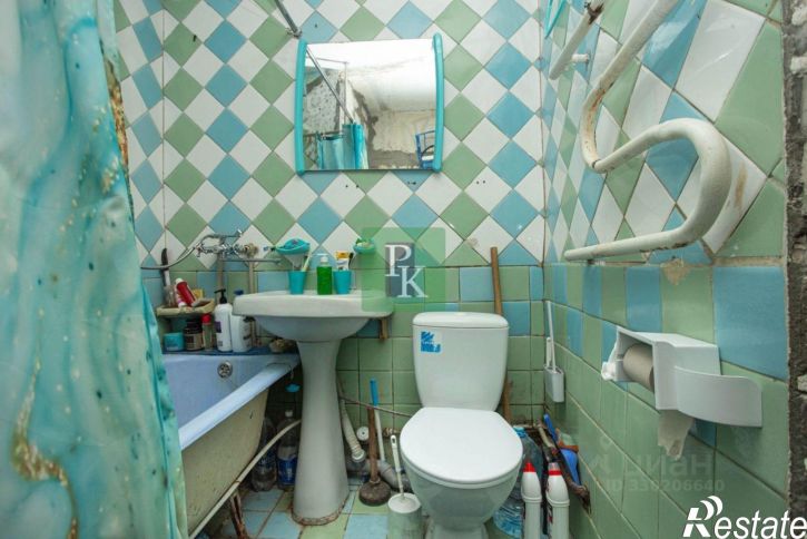 2-комн квартира улица Маршала Крылова, 13,  д. 13