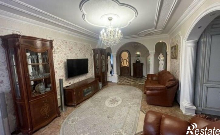 4-комн квартира Симферополь, Гурзуфская улица, 8