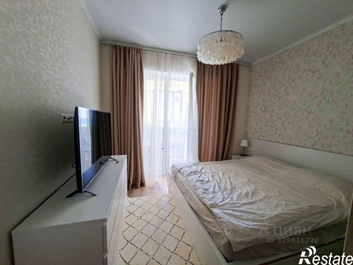 1-комн квартира улица Авиаторов, 1,  д. 1