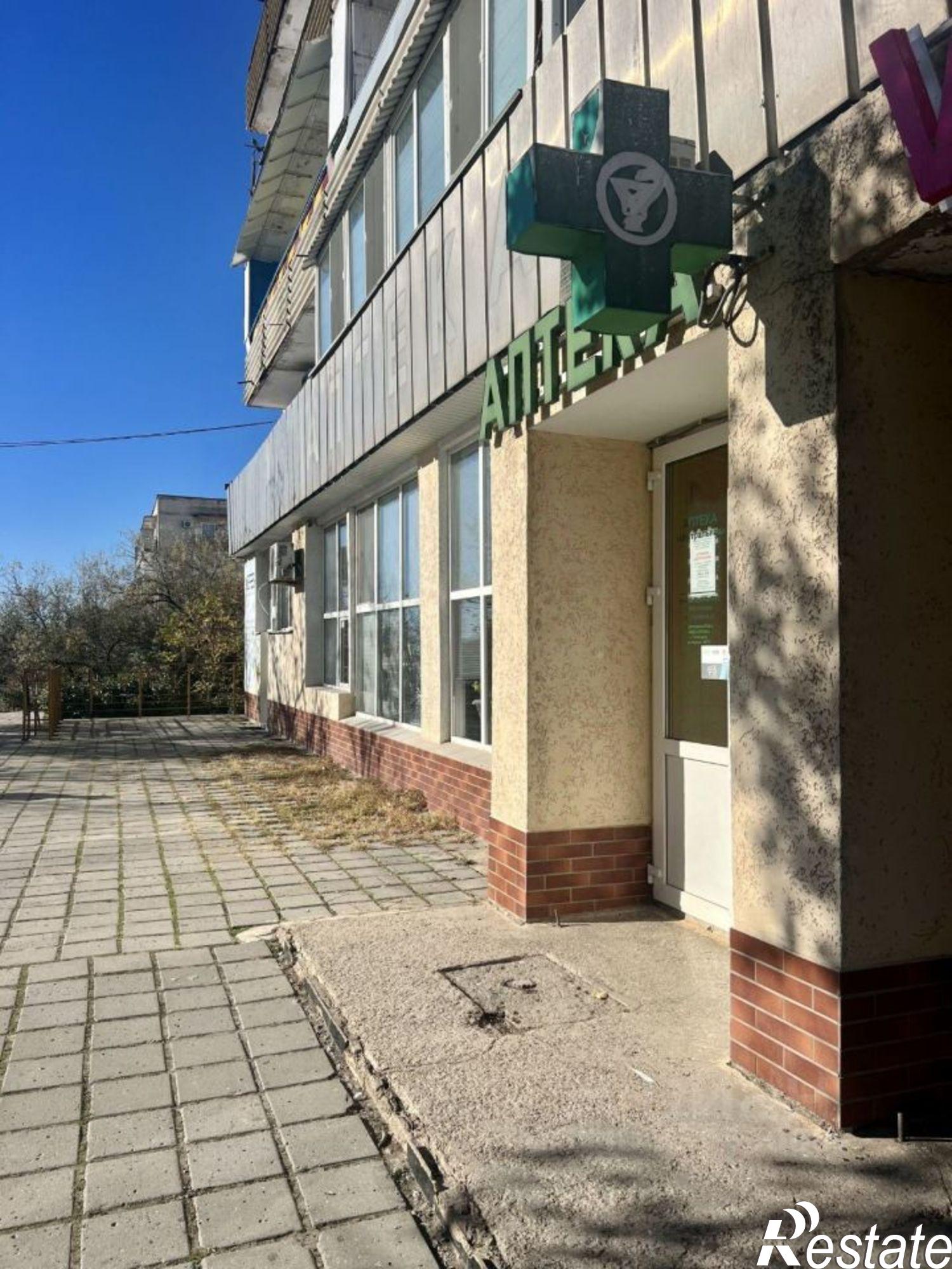 Купить торговое помещение за 32 750 100 рублей на проспект Героев Десантников, 2