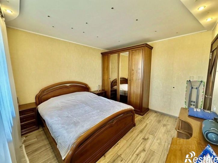 3-комн квартира проспект Октябрьской Революции, 52А,  д. 52А