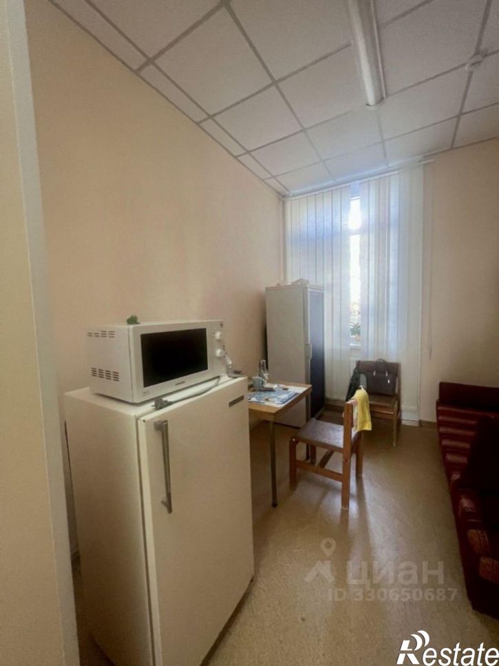 Торговое помещение проспект Героев Десантников, 2,  д. 2