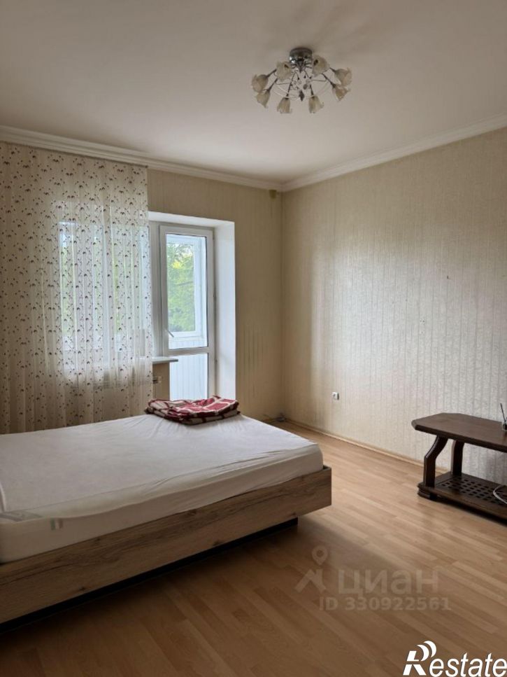 3-комн квартира Евпатория, улица 8 Марта, 34