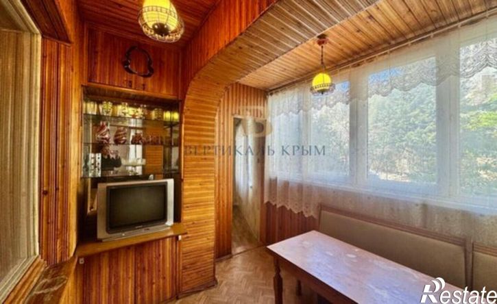 4-комн квартира Ялта, улица Тимирязева, 35