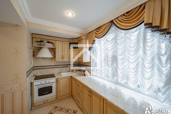 5-комн квартира улица Гагарина, 13,  д. 13