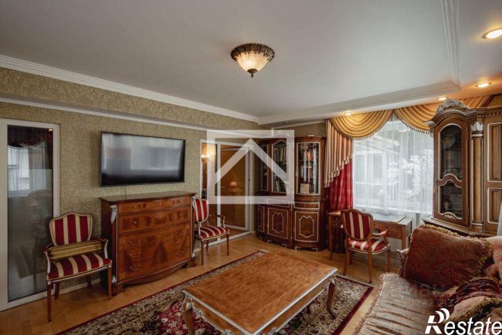 5-комн квартира улица Гагарина, 13,  д. 13