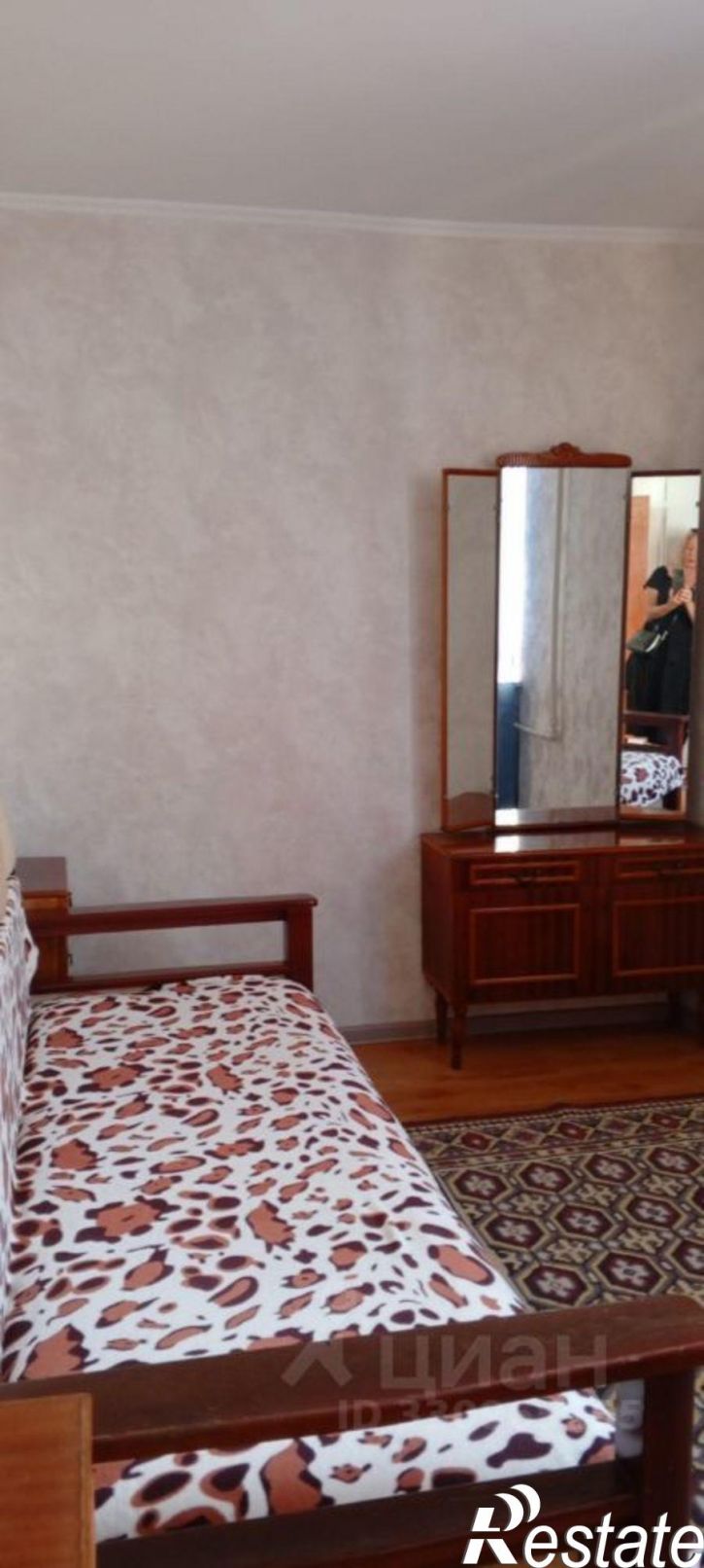 2-комн квартира улица Маршала Крылова, 15,  д. 15