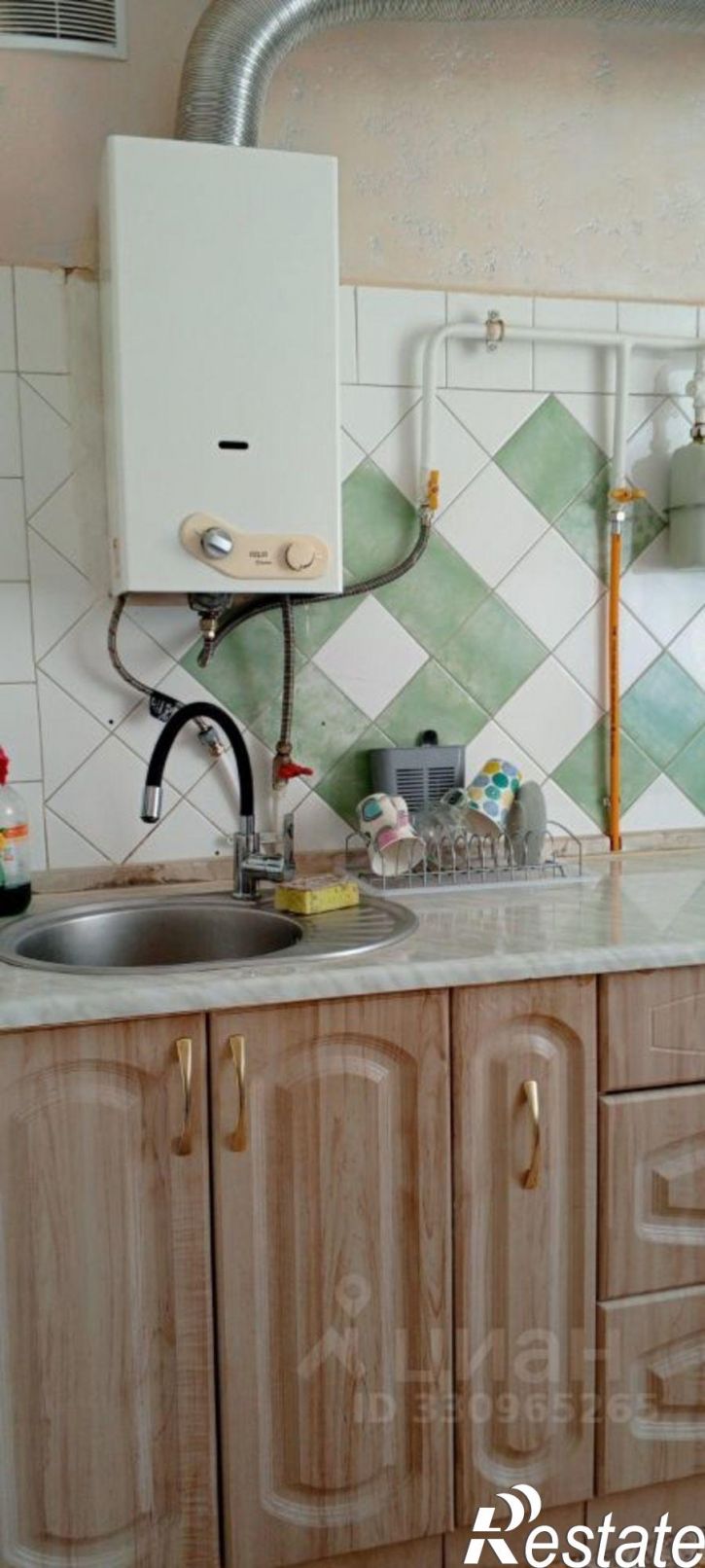 2-комн квартира улица Маршала Крылова, 15,  д. 15