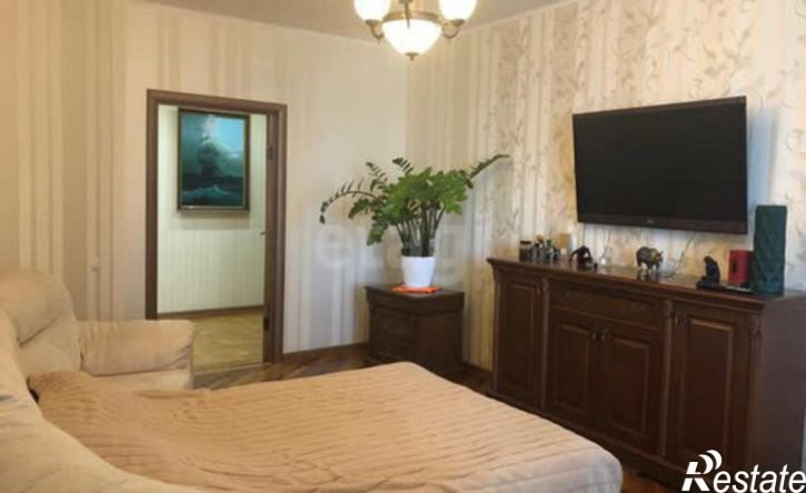 3-комн квартира улица Колобова, 22/3,  д. 22/3