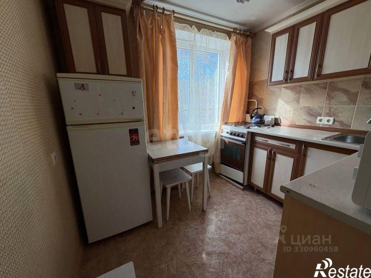 3-комн квартира улица Большевика Попова, 6,  д. 6