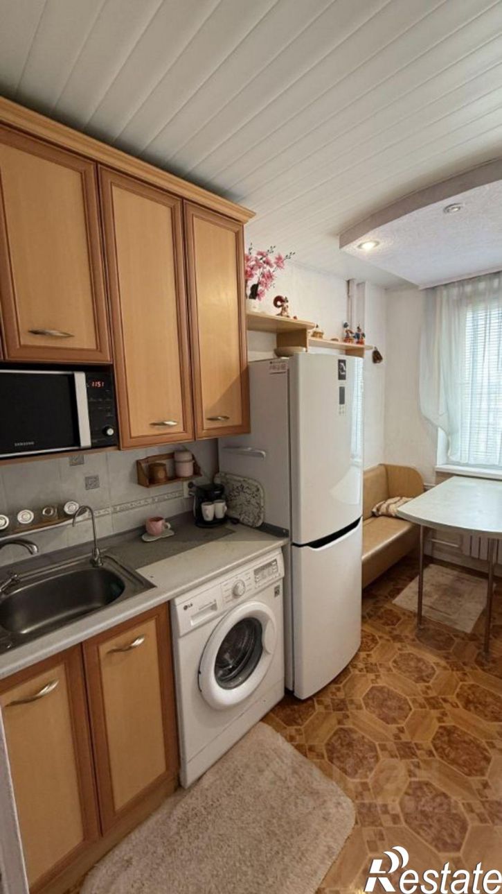 3-комн квартира ул Генерала Хрюкина, 8,  д. 8