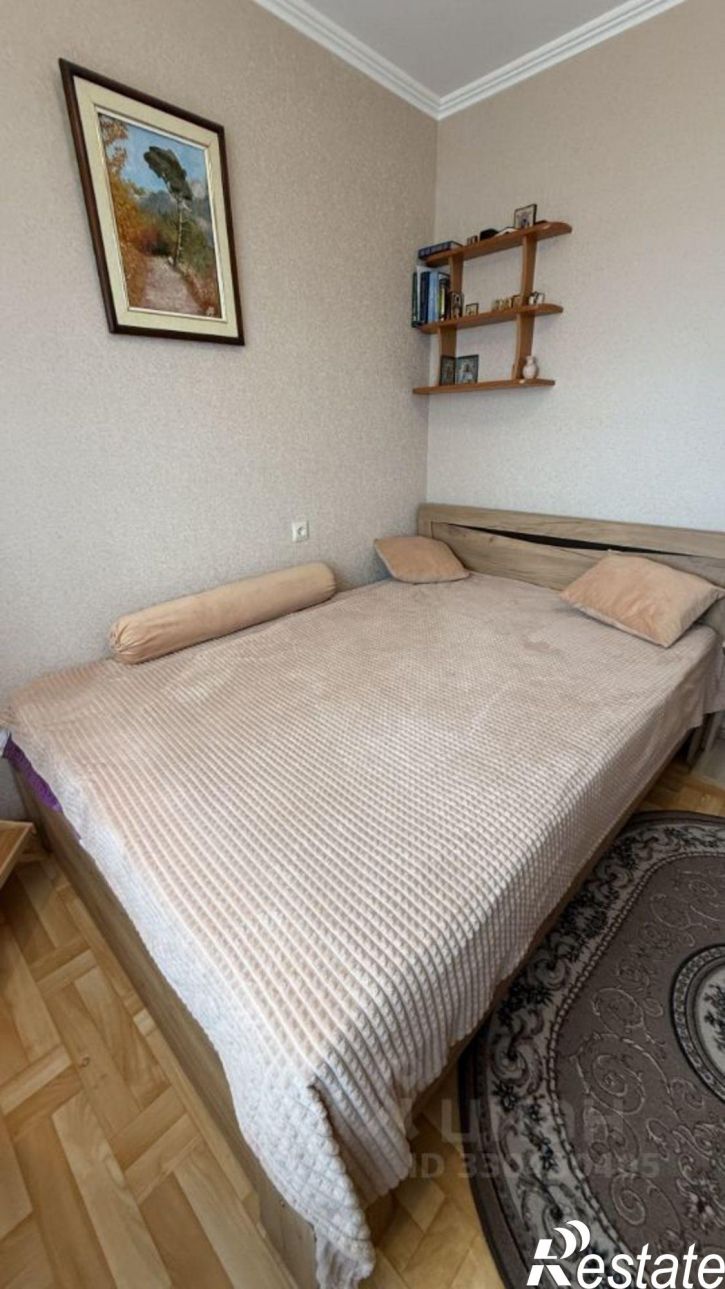 3-комн квартира ул Генерала Хрюкина, 8,  д. 8
