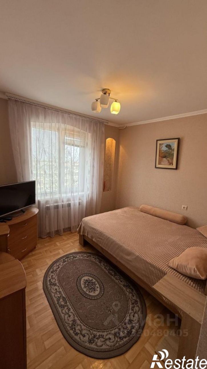 3-комн квартира ул Генерала Хрюкина, 8,  д. 8