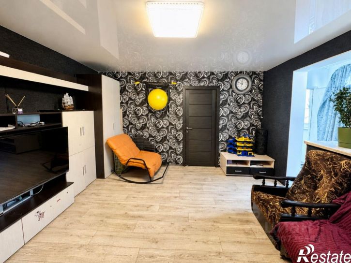 4-комн квартира ул Генерала Хрюкина, 8Б,  д. 8Б