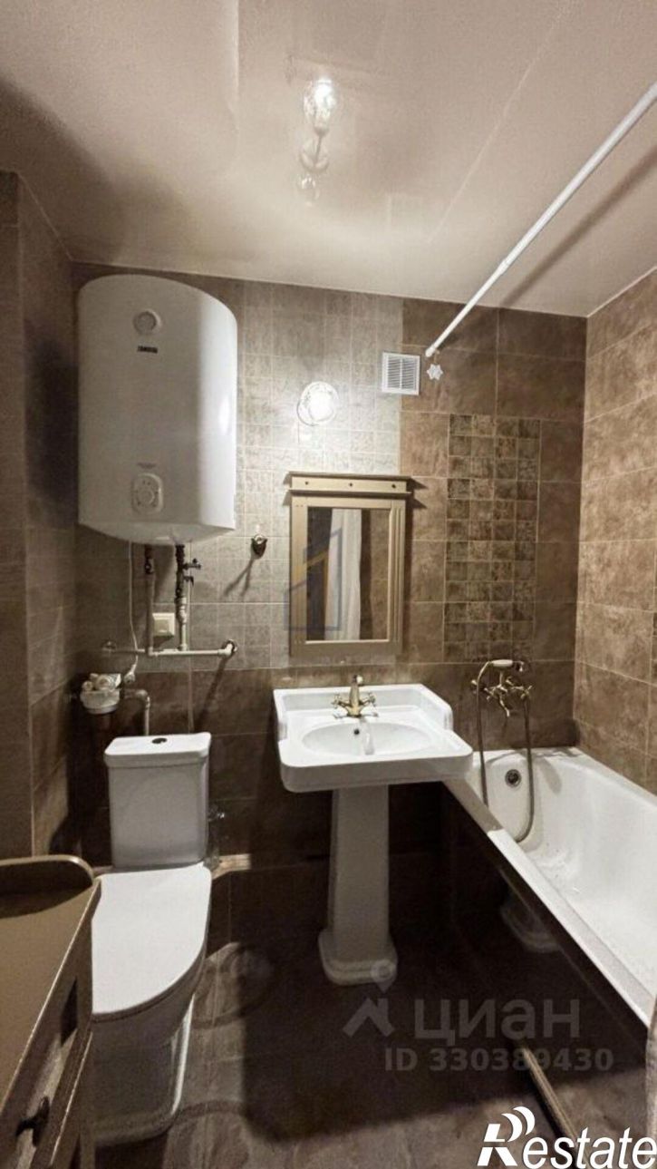 2-комн квартира улица Лётчиков, 11,  д. 11