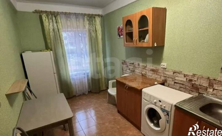 3-комн квартира Строительная улица, 8,  д. 8