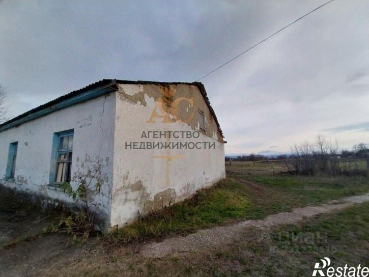 Склад Белогорский район, село Павловка, Садовая улица