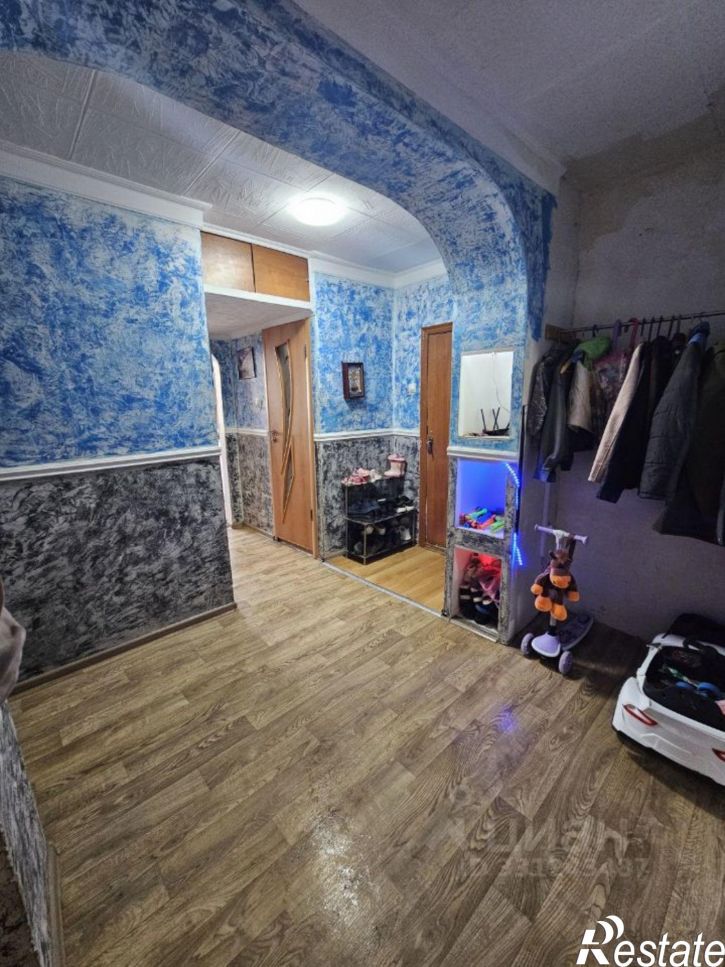 3-комн квартира Менжинского улица, 8,  д. 8
