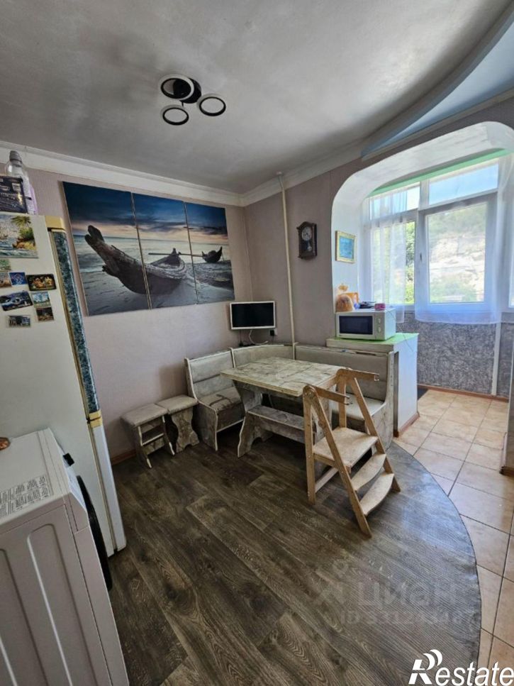 3-комн квартира Менжинского улица, 8,  д. 8
