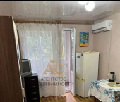 комната 13 кв м улица Гарнаева, 81