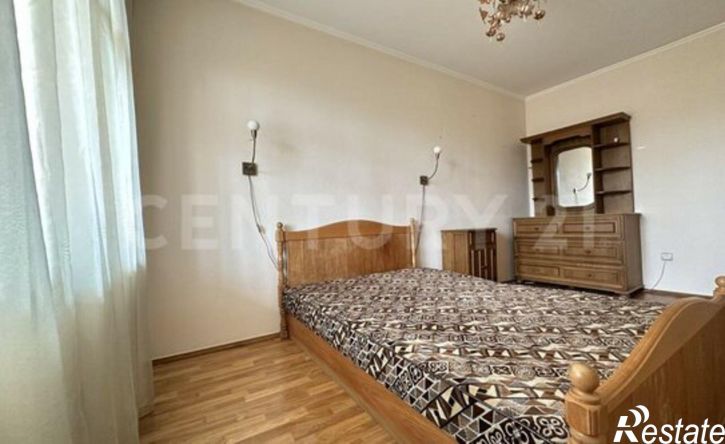 2-комн квартира улица Генерала Лебедя, 20,  д. 20