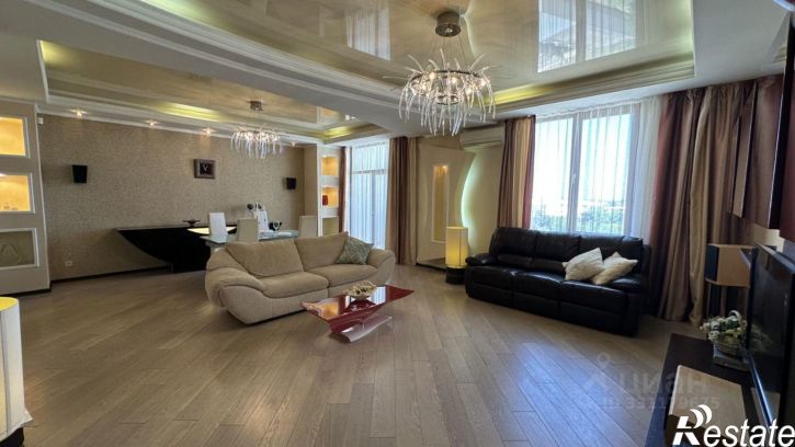 3-комн квартира ул Ефремова, 13Б,  д. 13Б