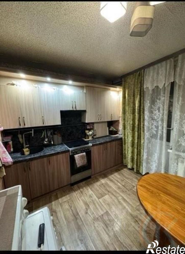 3-комн квартира улица Лобозова, 11,  д. 11