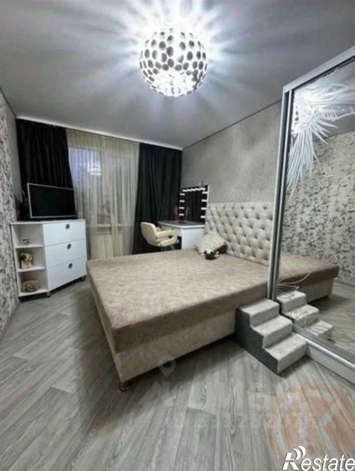 3-комн квартира улица Лобозова, 11,  д. 11