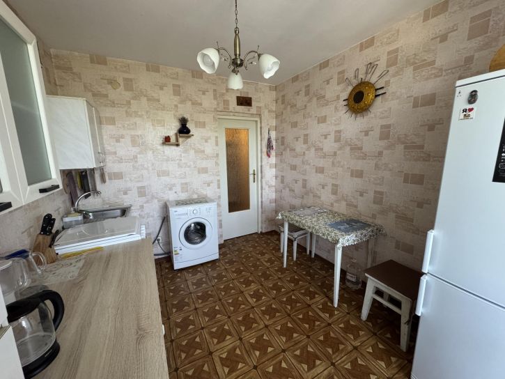 2-комн квартира Лексина улица,44
