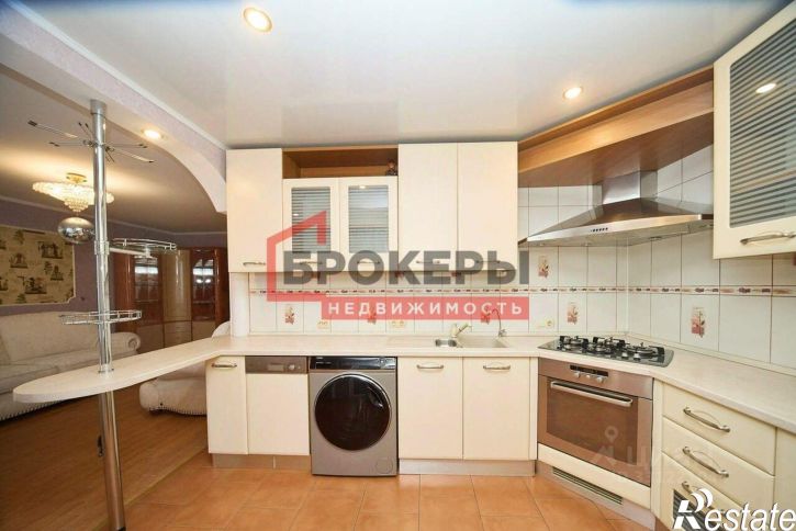 4-комн квартира улица Ефремова, 24