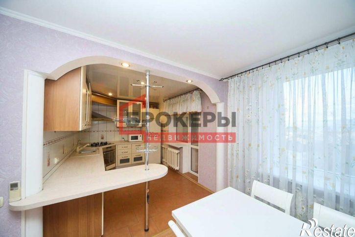 4-комн квартира улица Ефремова, 24