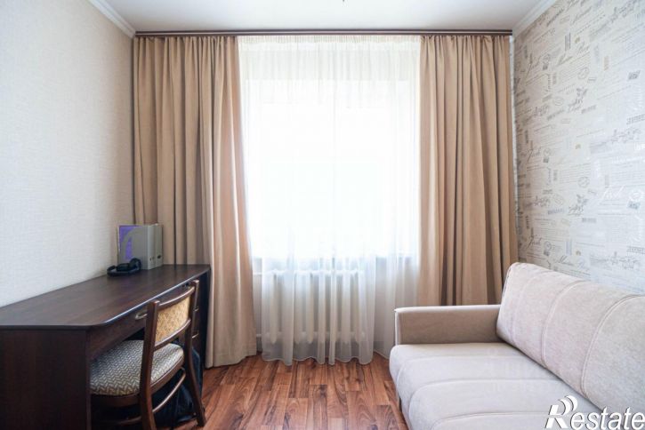 3-комн квартира улица Александра Маринеско, 4Б,  д. 4Б