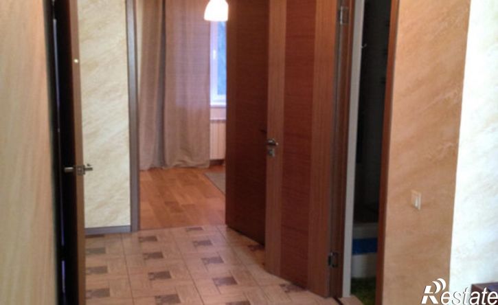 3-комн квартира 1-й микрорайон, 27,  д. 27