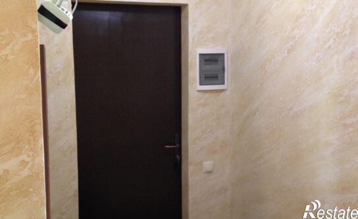 3-комн квартира 1-й микрорайон, 27,  д. 27