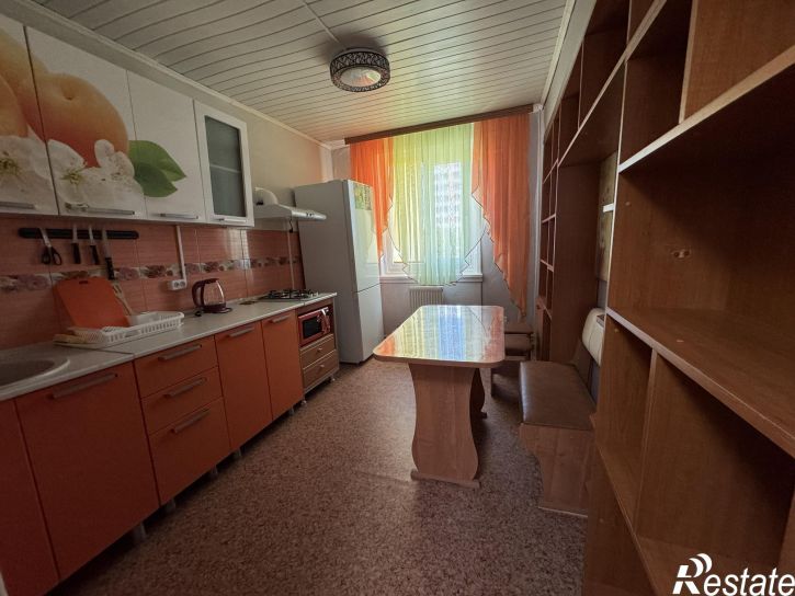 3-комн квартира 51-й Армии улица,49