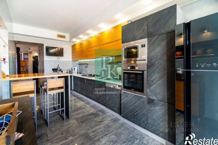 3-комн квартира улица Репина, д 15/1