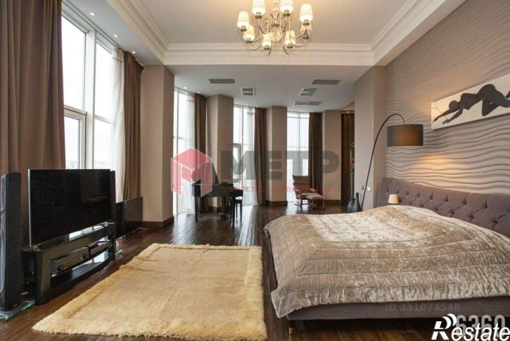 4-комн квартира наб Адмирала Перелешина, 1,  д. 1