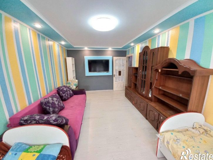 3-комн квартира Евпатория, проспект Победы, 58