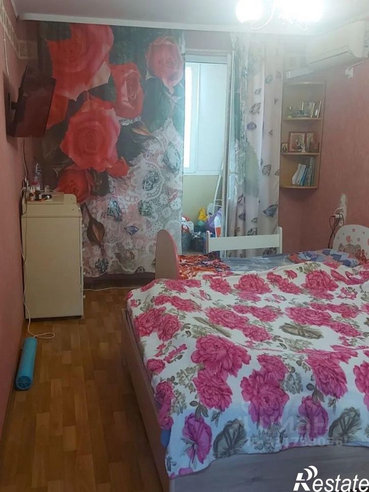 3-комн квартира Крым республика, Евпатория, проспект Победы, 48