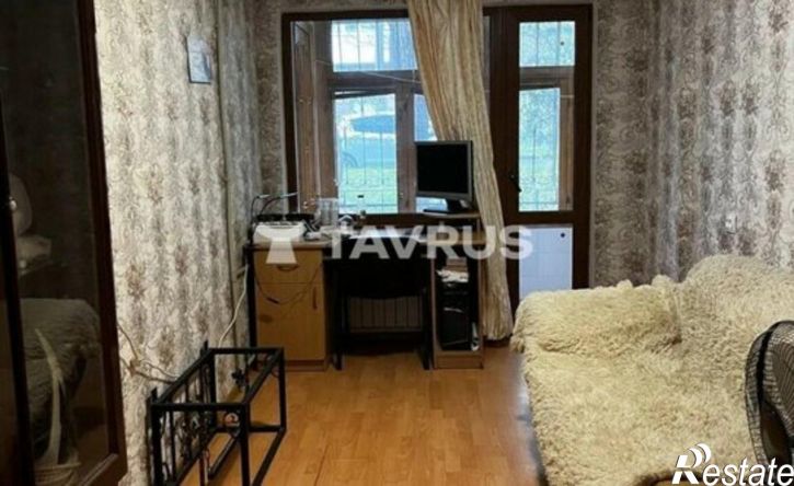 3-комн квартира Симферополь, улица имени Мате Залки, 13