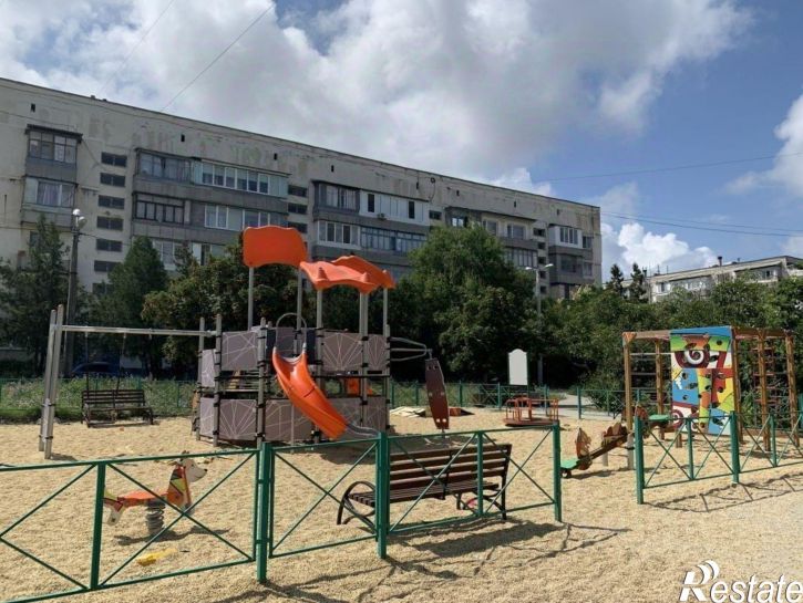 3-комн квартира Героев Бреста ул., 21