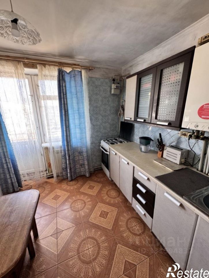 3-комн квартира Феодосия г., Дружбы ул., 40