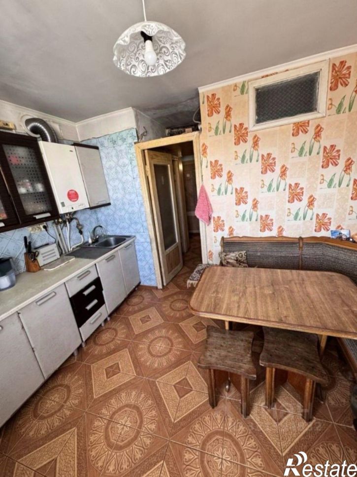 3-комн квартира Феодосия г., Дружбы ул., 40